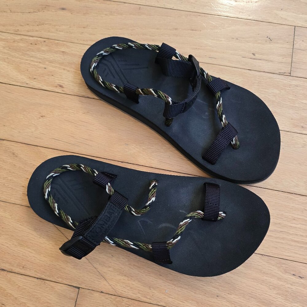 granola black outdoor open-top strappy hiking sandals | WMS 8